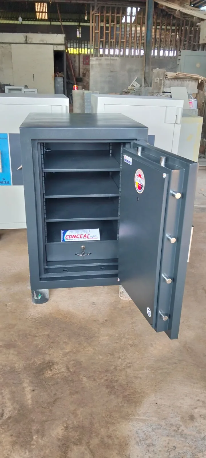 Brankas rumah custom tahan api tipe zigler 4 uk T100 x L70cm