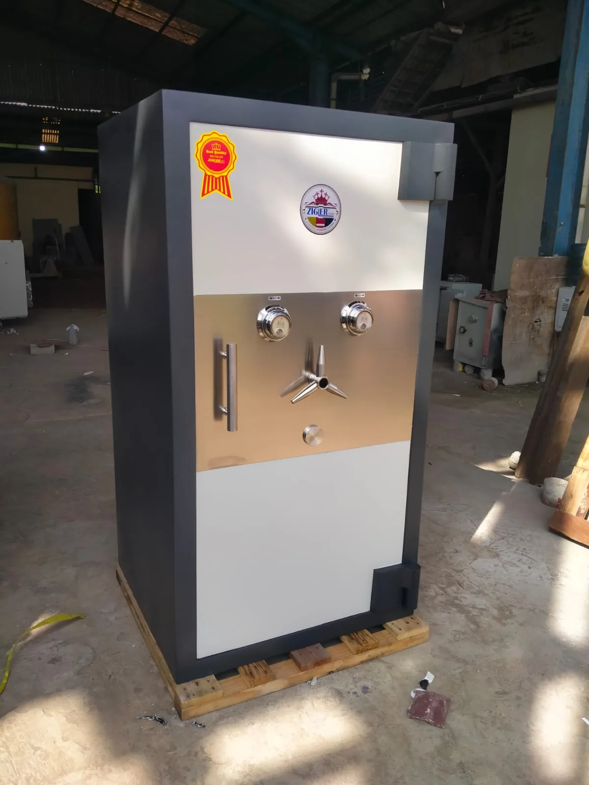 Brankas rumah tahan api tipe zigler 6 uk T150 x L80cm
